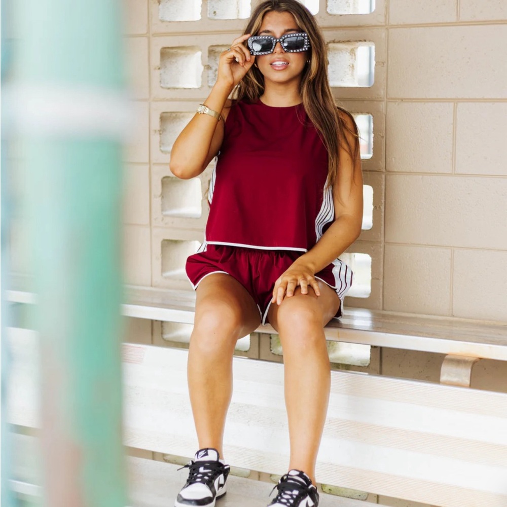 Queen of Sparkles Maroon active set size large